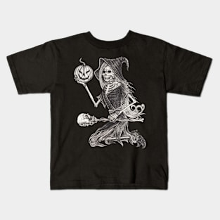 Fantasy witch skull halloween. Kids T-Shirt